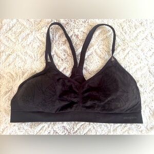 Patagonia Women’s Sports Bra Removable pads racerback Womens Large